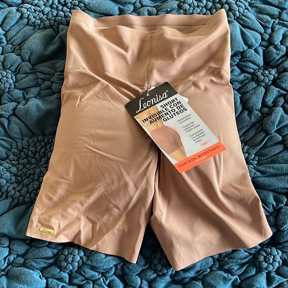 Shape wear with Butt pads